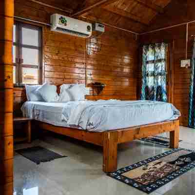 Leo Wooden Resort Rooms