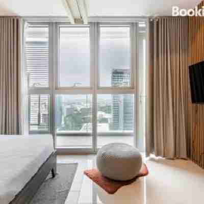 Condo Unit in Uptown Parksuites T2 Bgc Rooms