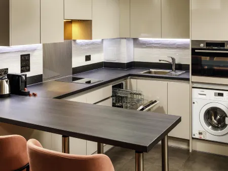 Aparthotel Adagio London Sutton Point Отели в г. Саттон