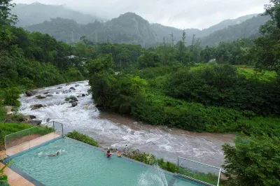 Eden Woods Resorts & Spa Hotel di 