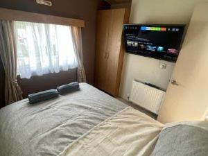 Lovely 2-Bed Cabin in Birchington