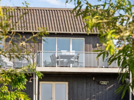 "Berta" - 70m to the Fjord