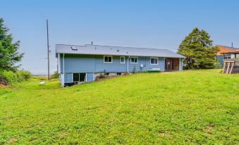 Seiku Vacation Rental w/ Deck & Ocean Views
