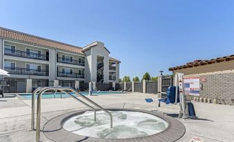 Country Inn & Suites by Radisson, Vallejo Napa Valley, CA