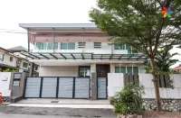 Private Studio in Bungalow by LilyandLoft Hotels in Subang Jaya