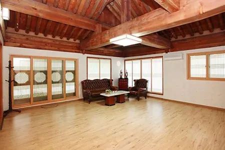 Hongcheon Kiwajib Punggyeong Hanok Stay Отели рядом с достопримечательностью «Palbongsan Tourist Site»