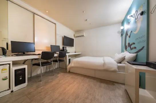โรงแรมกูรี เลซี