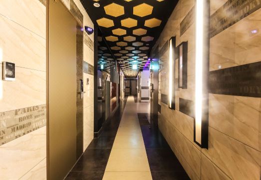 현대적인 객실 내부