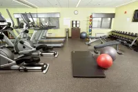 Hampton Inn by Hilton Newark Airport - Gym