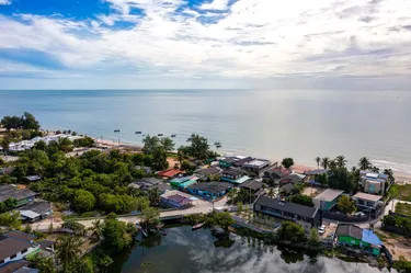 รูปภาพของวิลลา 3 ห้องนอน 4 ห้องน้ำส่วนตัว ขนาด 210 ตร.ม. – บ่อฝ้าย
