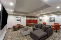 Microtel Inn & Suites by Wyndham Fort St John - parking