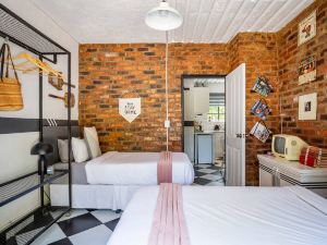 Retro-Vintage New Yorker Apartment in Centurion