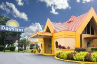 Days Inn by Wyndham Ocala North Hotels in Ocala