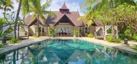 Maradiva Villas Resort and Spa - Pool