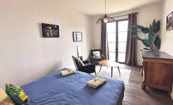 Casa Lunga in Erbalunga - A Stone's Throw from the Beach