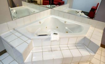 Microtel Inn & Suites by Wyndham Claremore