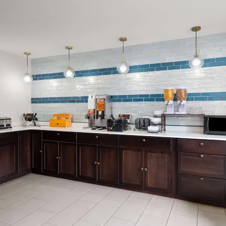 La Quinta Inn by Wyndham Indianapolis Airport Executive Dr