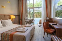 Side Royal Palace - Private Pools