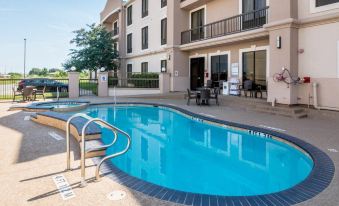 Quality Inn and Suites Terrell