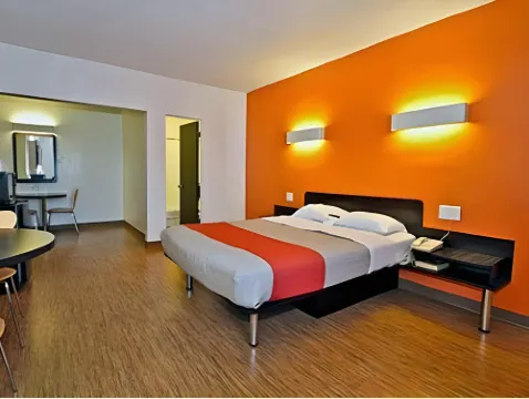 Motel 6-Long Beach, CA - International City