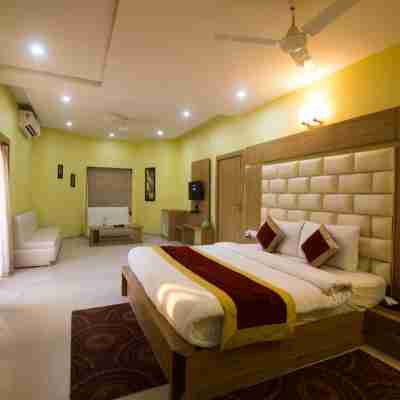 The River Front Resort Rooms