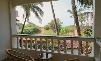 Shanu's Seaside Inn - A Guesthouse, 100 Metres to Candolim Beach