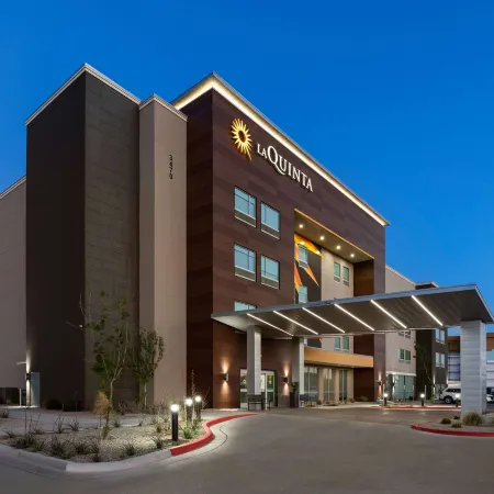 La Quinta Inn & Suites by Wyndham El Paso East Loop-375