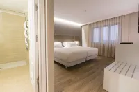 NH Oviedo Principado Hotels near Capilla de las Esclavas del Sagrado Corazon