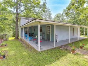 'The Lakehouse' Lovely Wappapello Country Home!