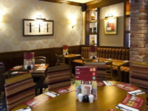 拉格比北（紐博得）普瑞米爾酒店 拉格比酒店