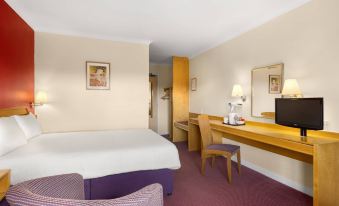 Days Inn by Wyndham Hamilton