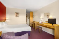 Days Inn by Wyndham Hamilton Hotel dekat St Peters Church