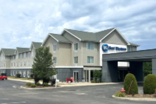 Best Western Erie Inn  Suites