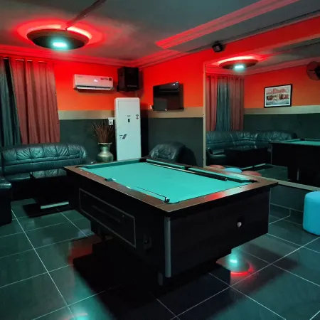 Economy Twin Beds in Royal Blue Guest House and Bar