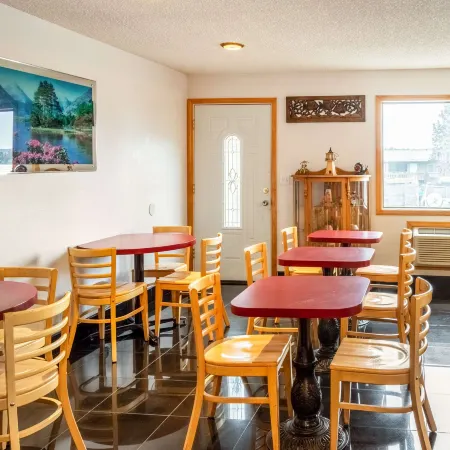 Econo Lodge Inn & Suites Madras