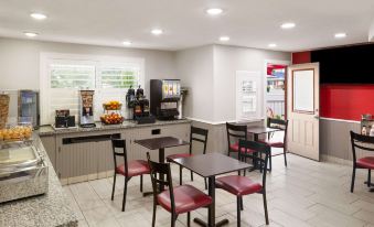 Ramada by Wyndham Medford Airport North