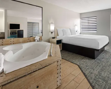 Baymont by Wyndham LaGrange Hotels in La Grange