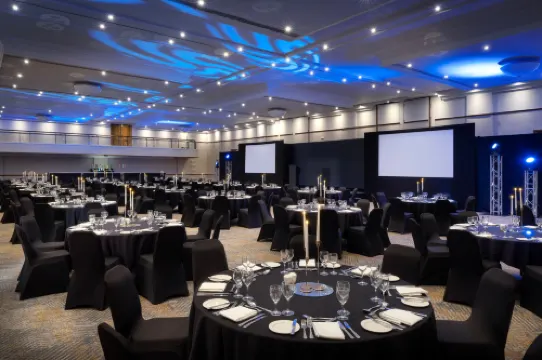 Delta Hotels Bristol City Centre Dining Photos