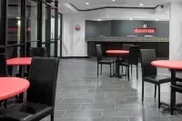 Ramada by Wyndham Pearl/Jackson Airport - Desayuno