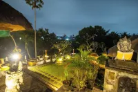 Alam Puri Residence and Art Museum Отели рядом с достопримечательностью «Ngurah Rai University»