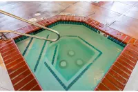 Quality Inn & Suites Sequim at Olympic National Park - Hot Tub