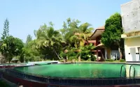 RedDoorz Plus Near Tugu Mercusuar Anyer