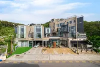 Yeongheungdo BoutiquepassecomposePension Hotels in Ongjin-gun
