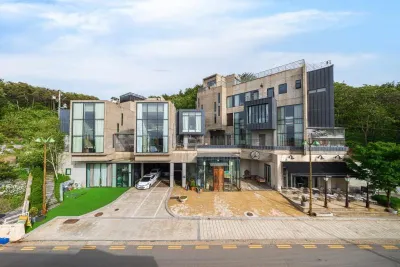 Yeongheungdo BoutiquepassecomposePension Hotels near Yeongheungdo