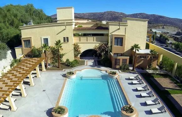 迪格諾教堂酒店