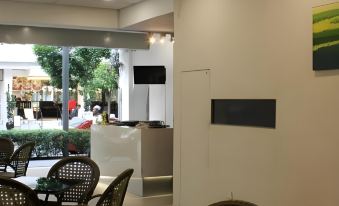 Leo Backpackers @ Central Market