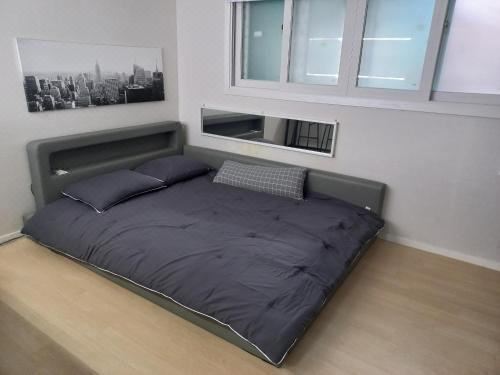 Newly Renovated 2 Bedroom Apartment #7 Images