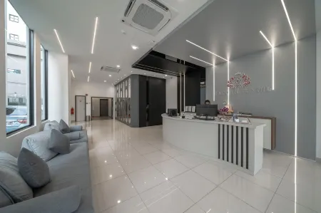 Saturn Hotel Отели рядом с достопримечательностью «Buppharam Buddhist Temple»