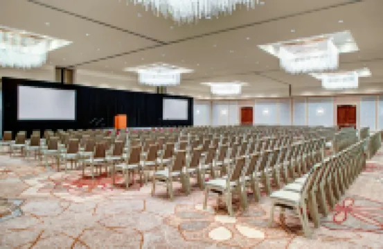 โรงแรมเชอราตัน แมคคินนีย์