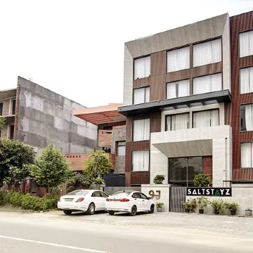 Saltstayz Premier - Cyber Hub